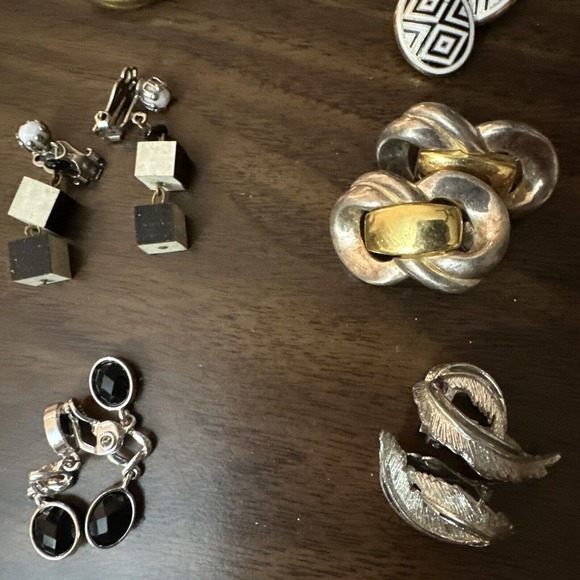 Lot (16) Vintage Clip On + Screw Back Earrings: Beaded Cluster Dangle More! - Picture 4 of 16